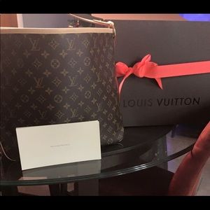 Authentic Louis Vuitton Delightful MM